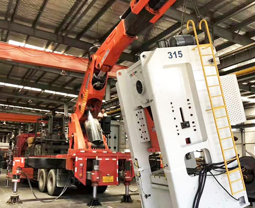 吉水县附近随车吊出租，轻松解决运输难题